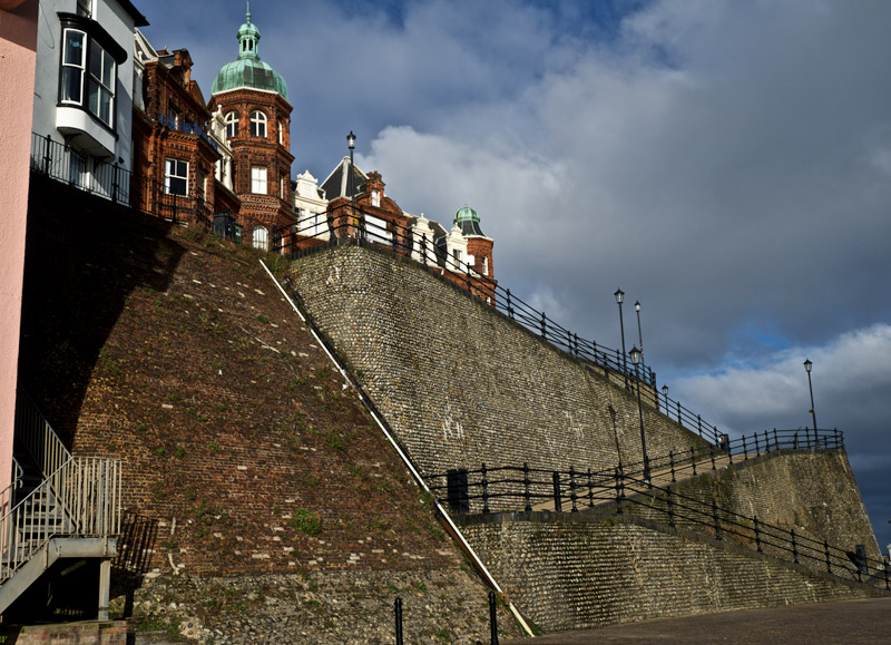 Cromer0409162